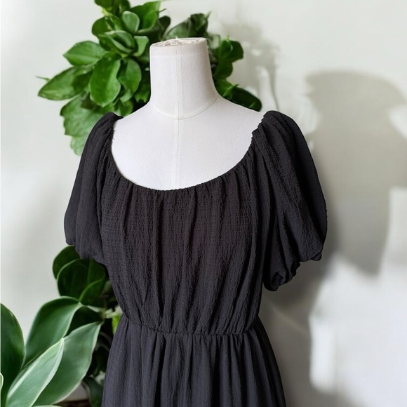 Astr The Label Black Smocked Tiered Midi Dress ( Size M) - Picture 2 of 6